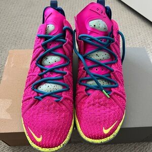 Nike LeBron 18 "Los Angeles By Night"